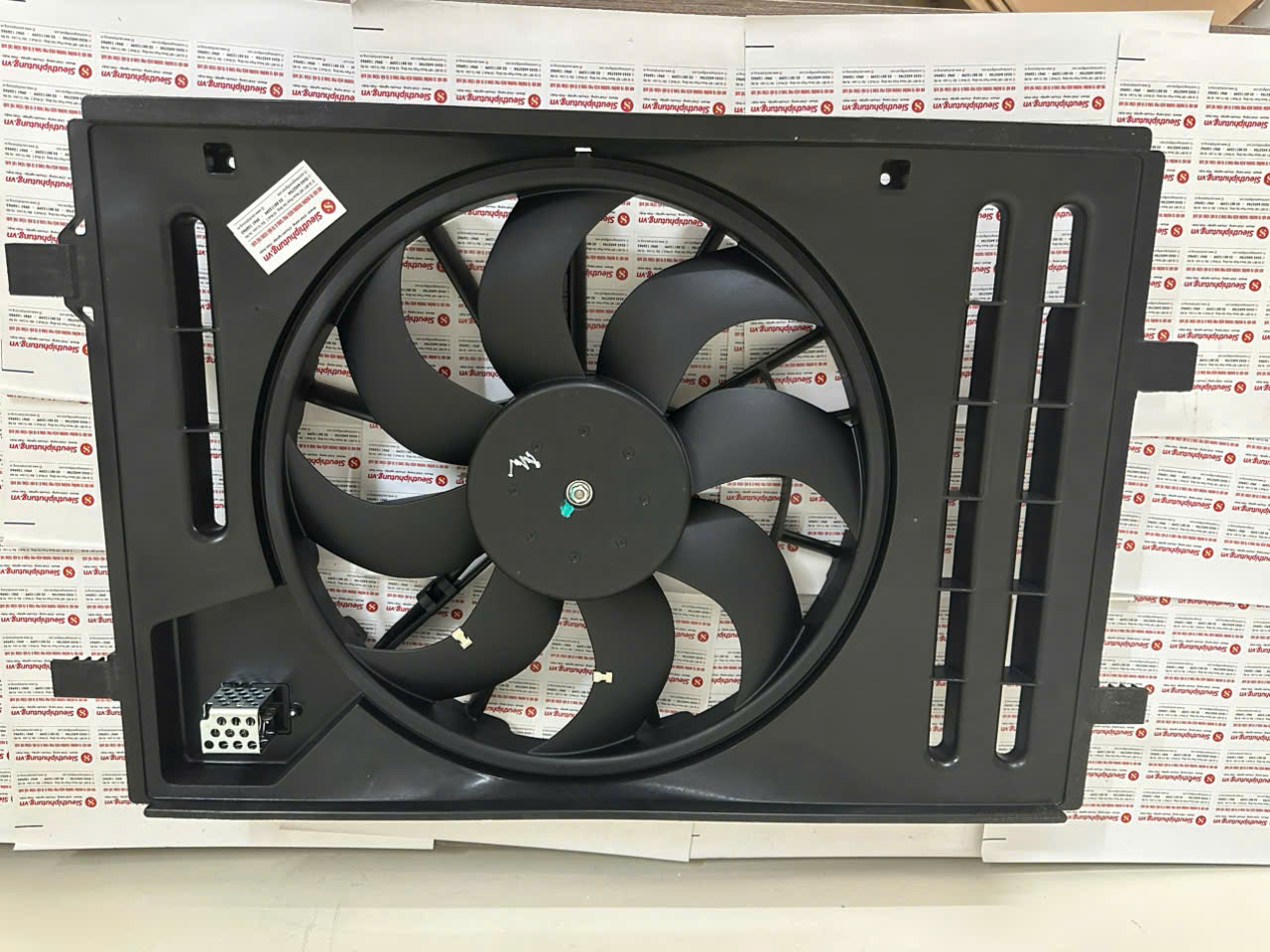 Quạt két nước xe MG5, 10512973