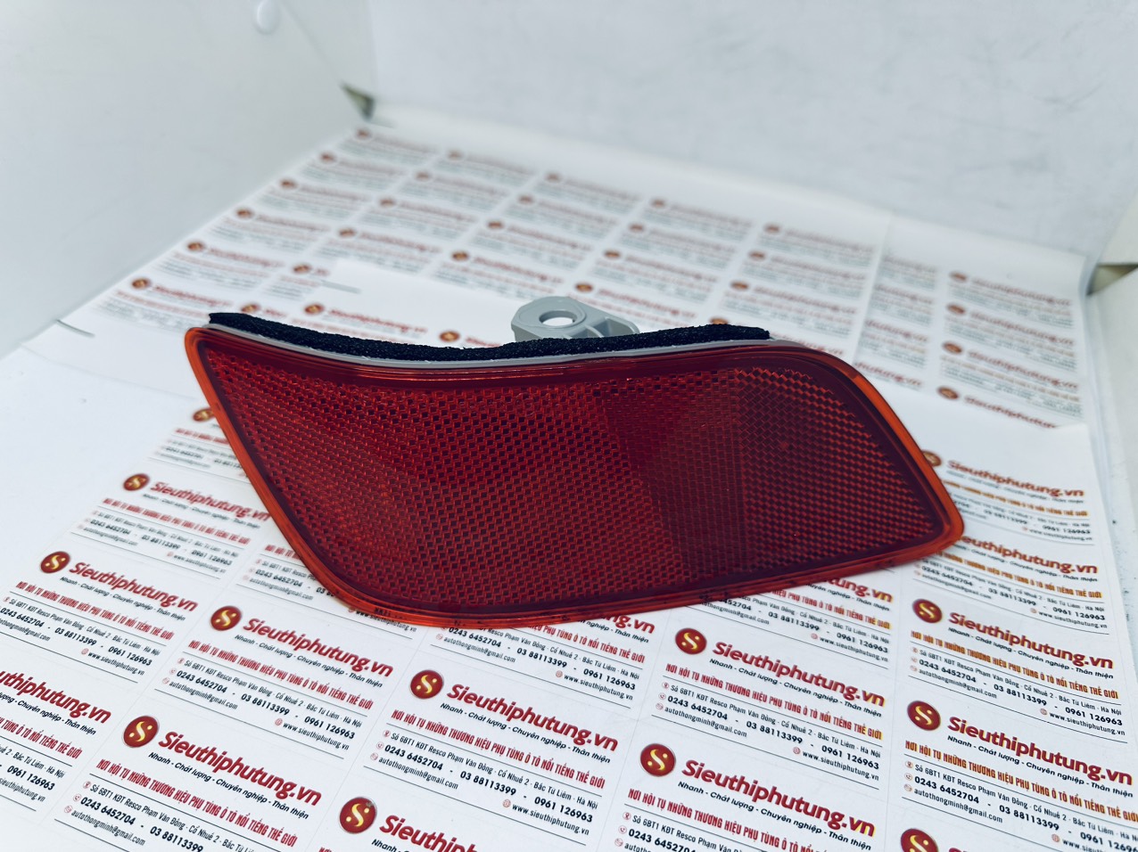 Đèn phản quang sau phải Subaru Forester 2020, 84511SJ000