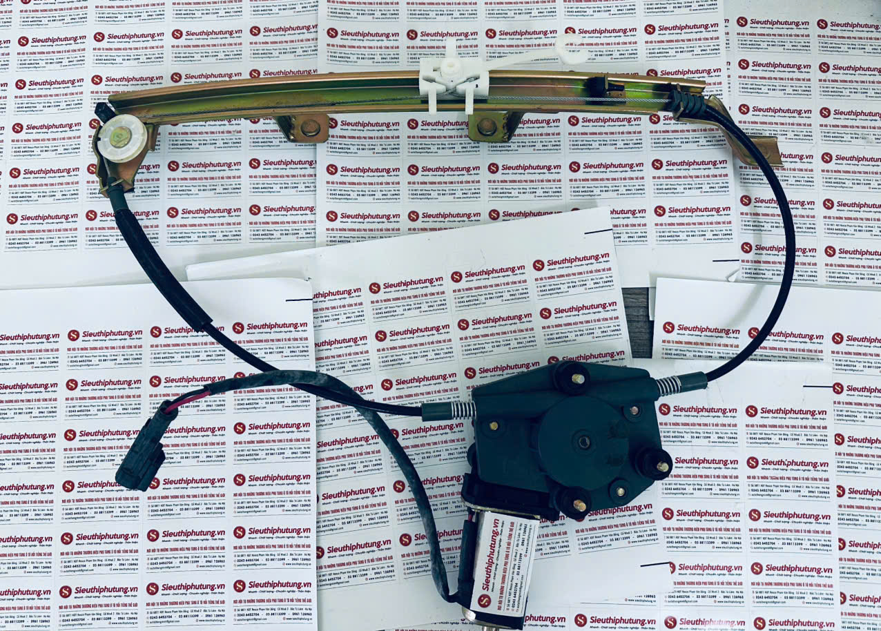 Compa lên xuống kính cửa sau trái Fiat albea 2007