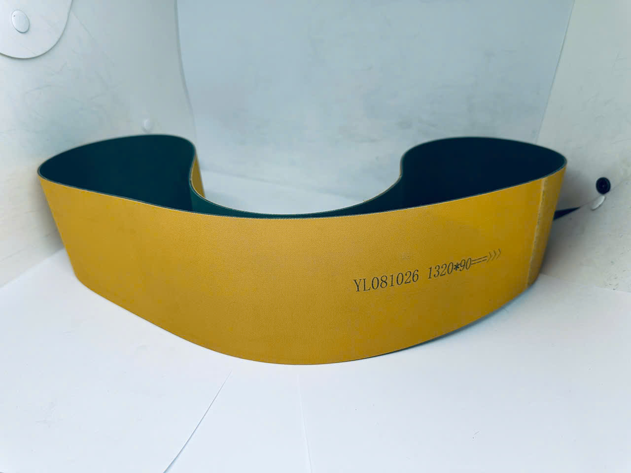 Dây băng tải 1320 x 90 x 2mm YL081026
