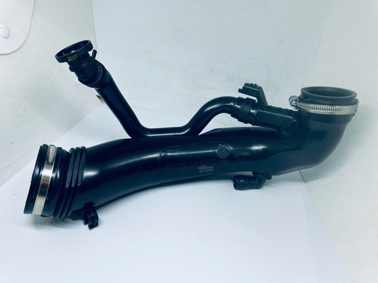 Ống hút gió vào turbo Peugeot 3008 2019, 9811908380