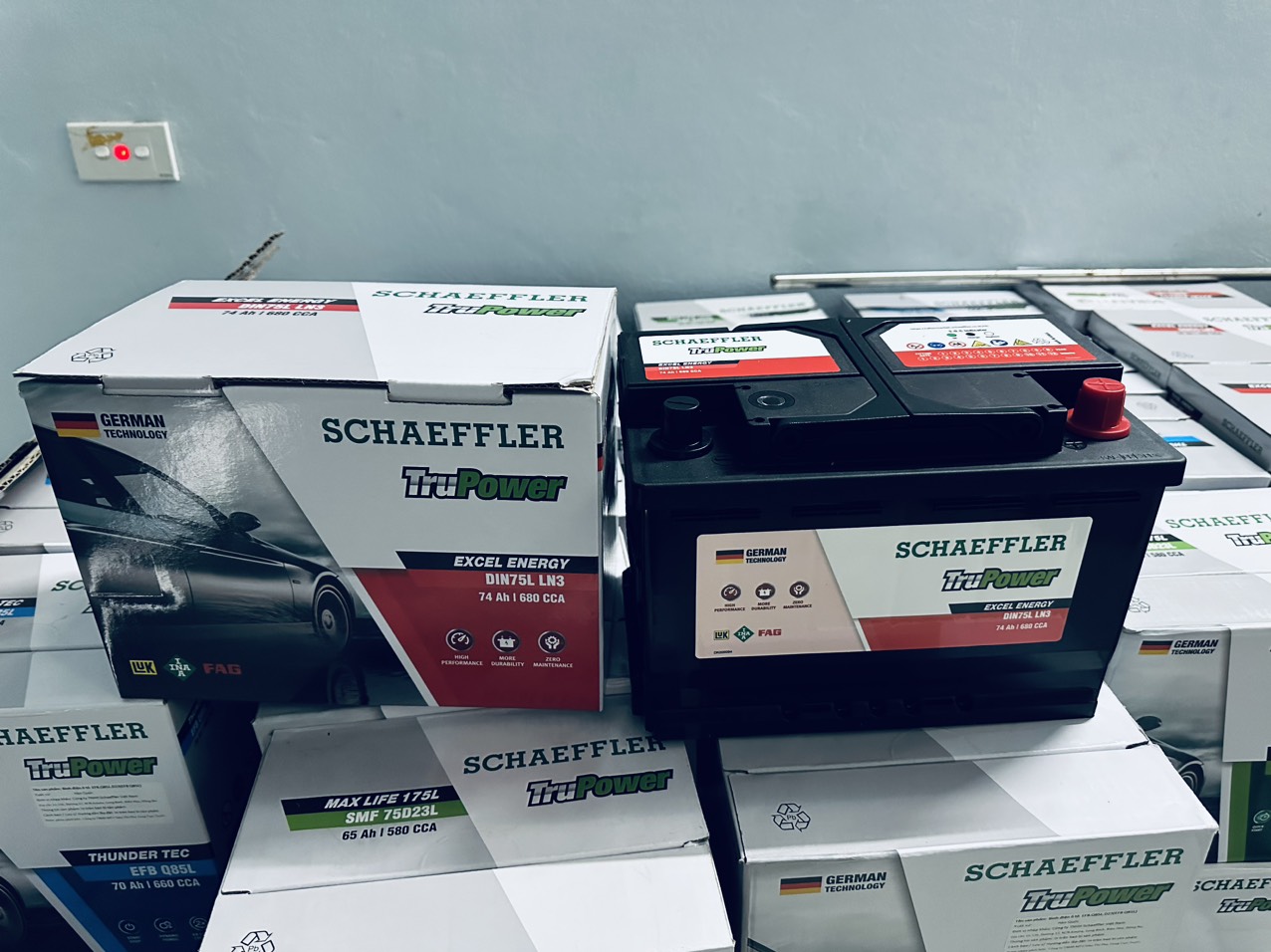 Ắc quy xe  Ford Ranger Wildtrak Ắc quy Schaeffler TruPower 74ah CMF57412