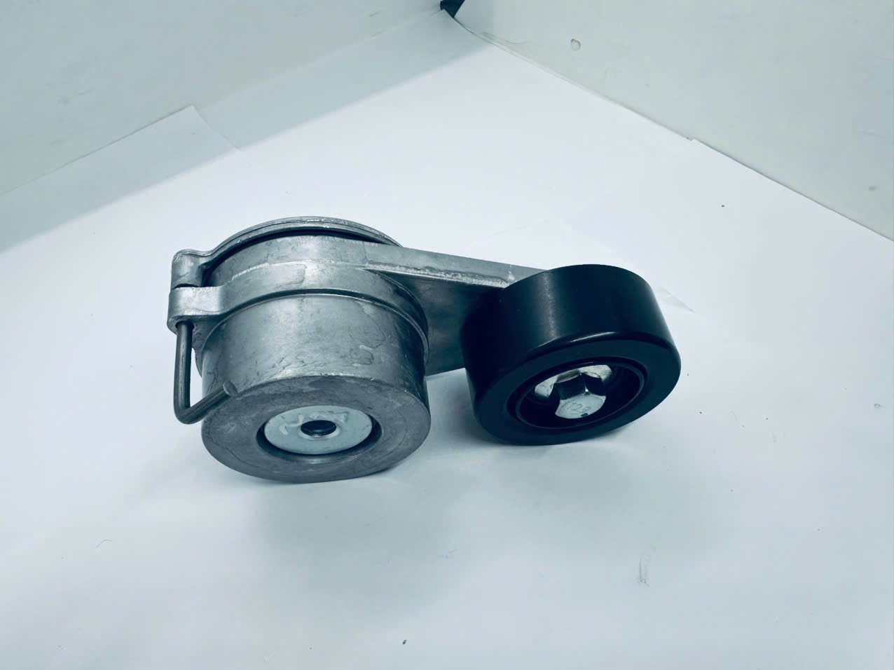 Cụm tăng dây curoa tổng Kia Sedona 2 2 2017, EG90275