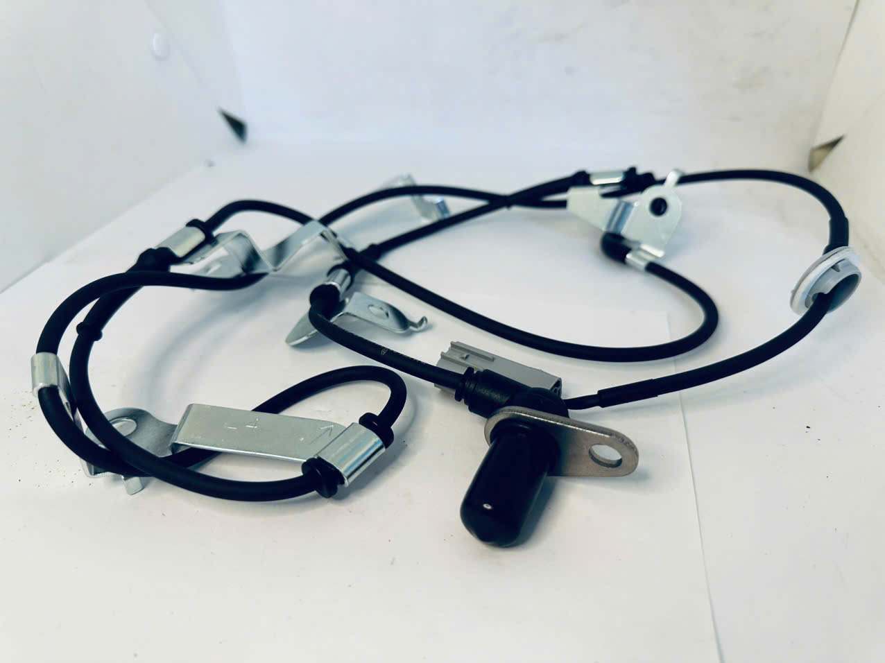 Cảm biến ABS trước trái xe Ford Everest 2012, UM53 43 73XA