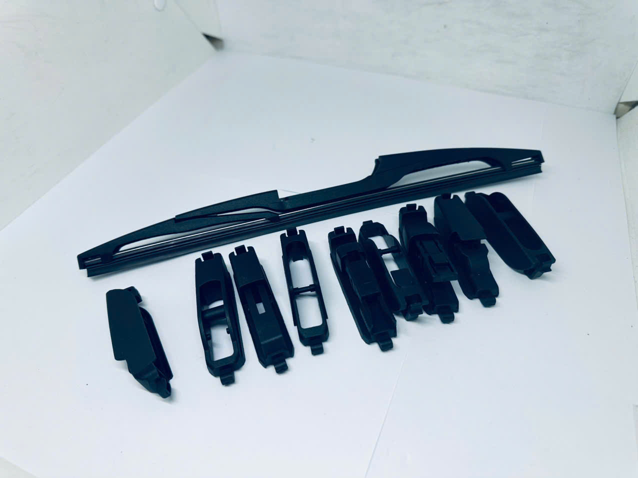 Chổi gạt mưa sau Toyota Innova