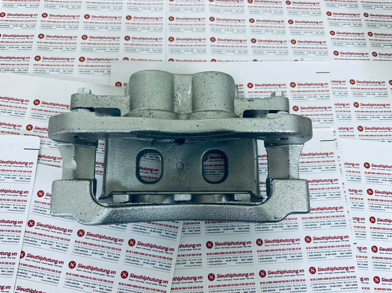 Cụm gông xilanh phanh trước trái xe Ford Ranger XLT 2012 2015 AB31 2B302 AA