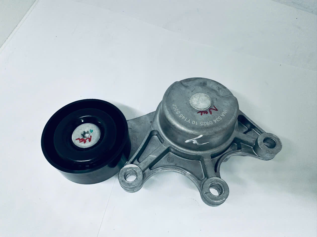 Cụm Bi tăng dây curoa tổng xe Vinfast Lux A 534092510