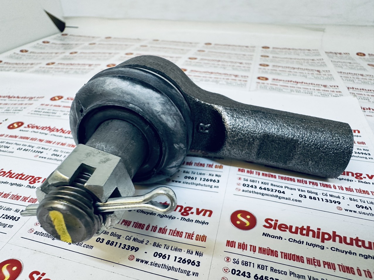 Ro Tuyn lái ngoài trái Isuzu D-max 2012, 8944584810